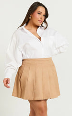 Cailin Mini Skirt - Pleated Skirt in Beige