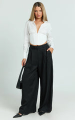 Jacintha Top - Hook and Eye Front Shirt Top in White