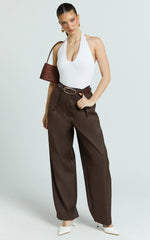 Dale Pants - Barrel Leg Back Patch Pocket Pants in Chocolate