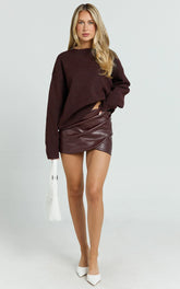 Patricia Mini Skirt - Mid Rise Fitted Patent Leather Skirt in Wine