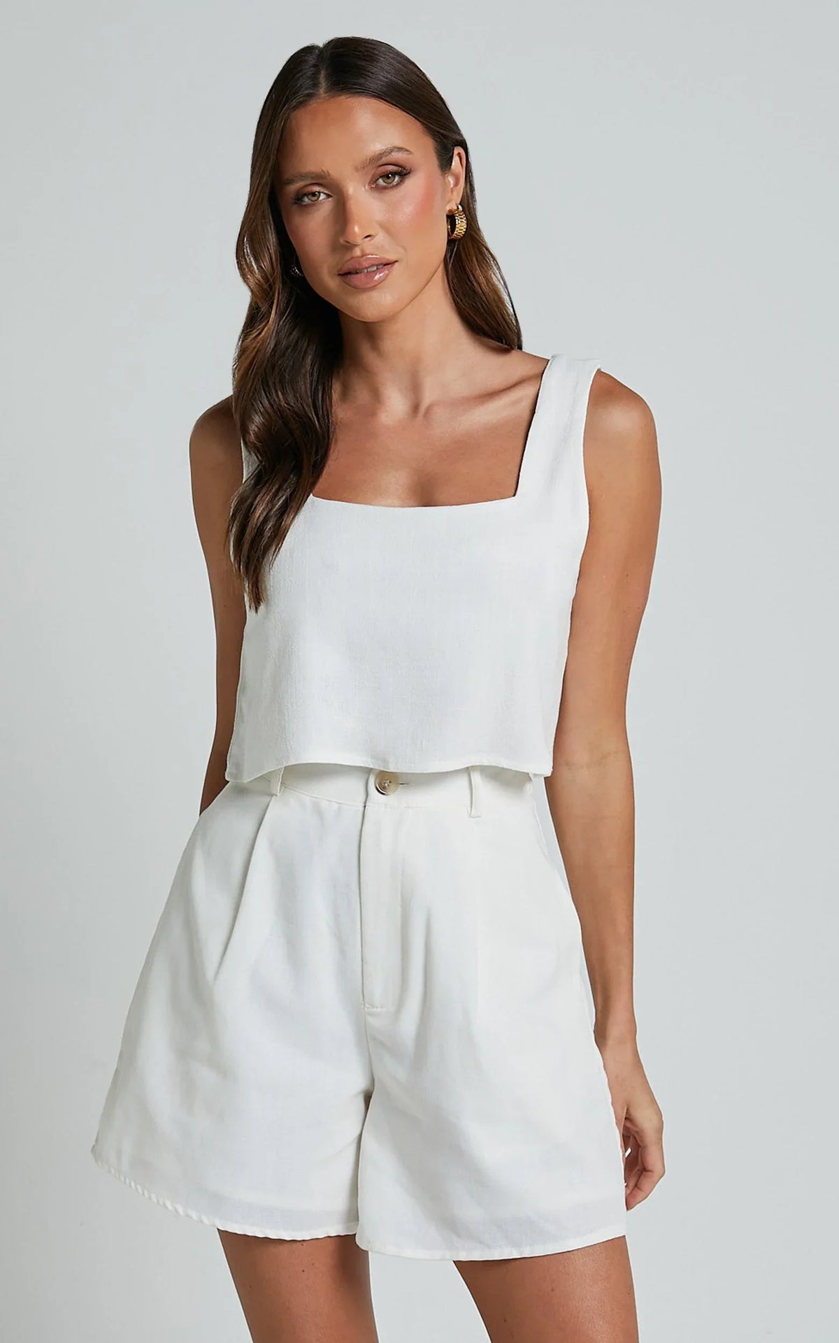 Larissa Shorts - Linen High Waisted Tailored Pleat Front Back Pocket Shorts in Off White