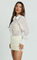 Alvana Mini Skirt - 3D Floral Mid Waist Skirt in White