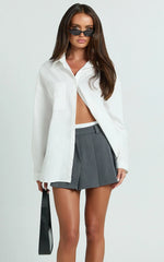 Maliha Skort - Mid Rise Contrast Boxer Short Waistband Pleated Tailored Skort in Charcoal