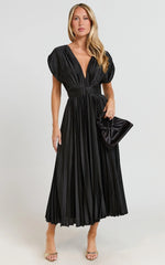 Della Midi Dress - Plunge Neck Short Sleeve Pleated Dress in Black